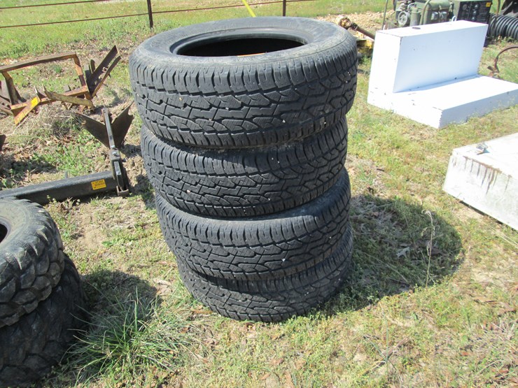 #43968-•-lot-of-(4)-hiscend-black-hawk-275/65r18-tires-image-2