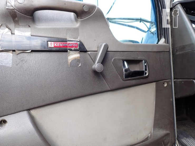 2006-kenworth-w900l-image-19