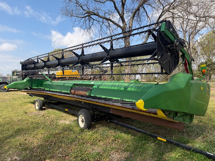 2017-john-deere-630fd-image-4