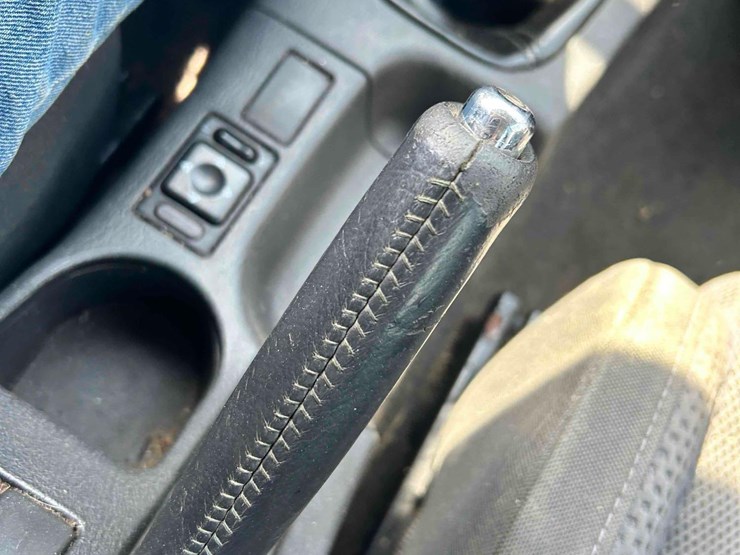 2004-subaru-impreza-awd-sedan-image-32