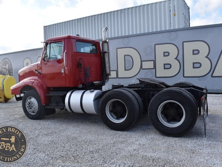 1993-international-8200-image-5