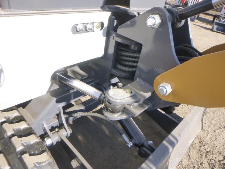 me20-hydraulic-excavator-image-17