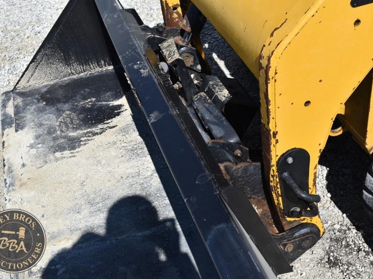 2012-caterpillar-257b3-image-34