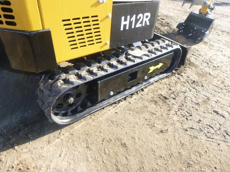 2025-agt-h12r-hydraulic-excavator-image-26