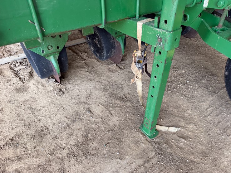 john-deere-7300-image-22