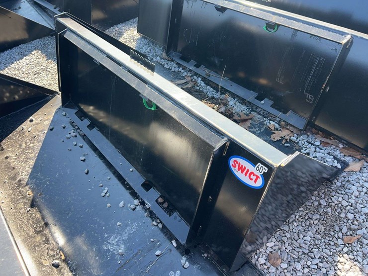 new-60"-swict-skid-steer-bucket-image-1