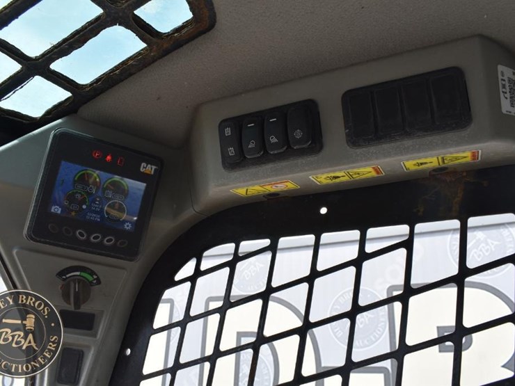 2023-caterpillar-259d3-image-59