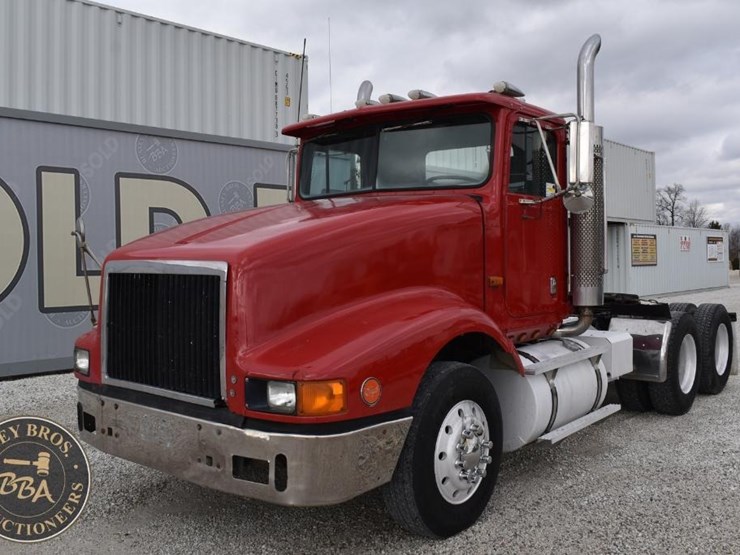 1992-international-9400-image-2