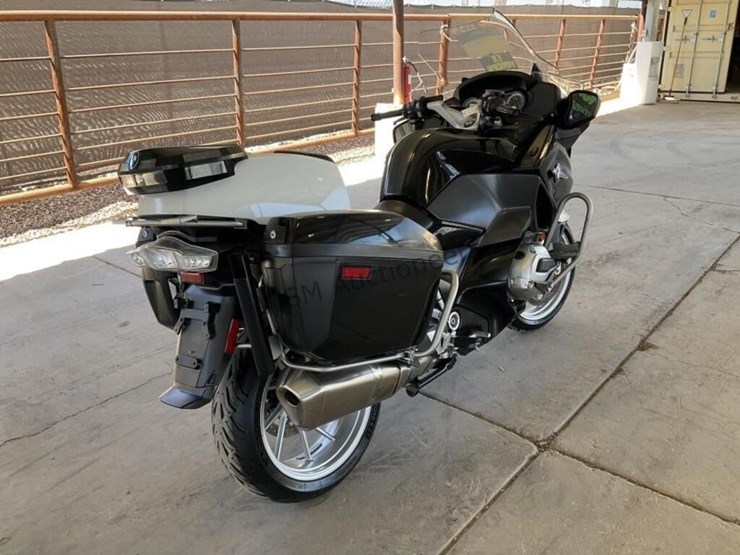 2015-bmw-1200rt-motorcycle-image-7