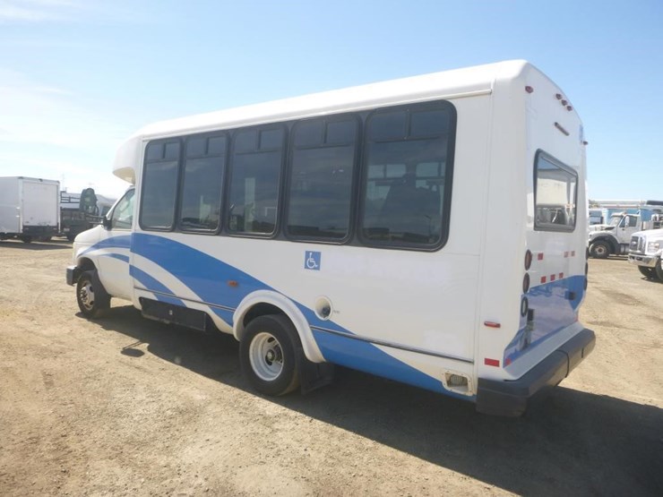 2014-ford-e450-image-4