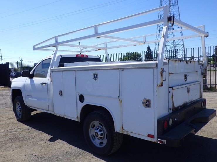 2018-chevrolet-2500hd-image-4