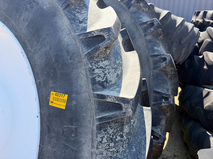 #40317-•-lot-of-(2)-520/85r46-tires-w/-apache-rims-image-2