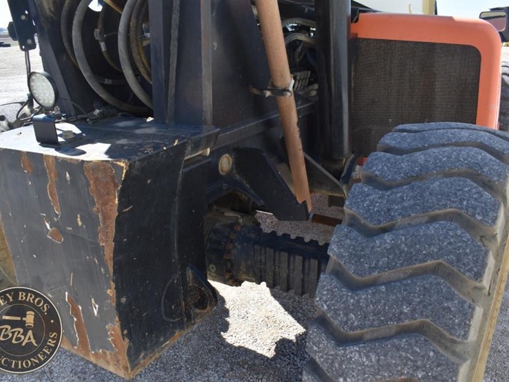 2014-jlg-g12-55a-image-41