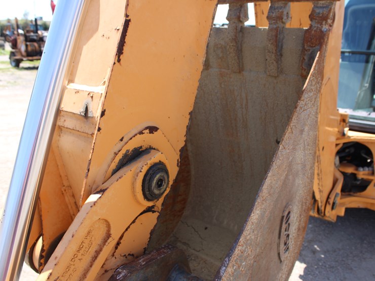 2014-case-580n-image-6