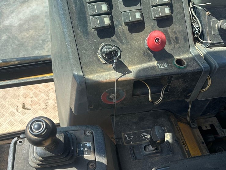 2006-jcb-722-image-22