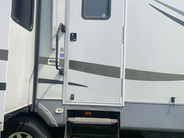 2011-heartland-big-country-3595re-image-14