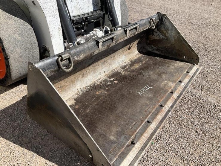 2015-bobcat-s750-image-14