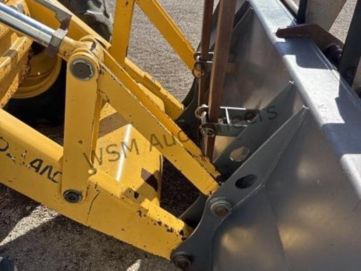 new-holland-lb115-image-27