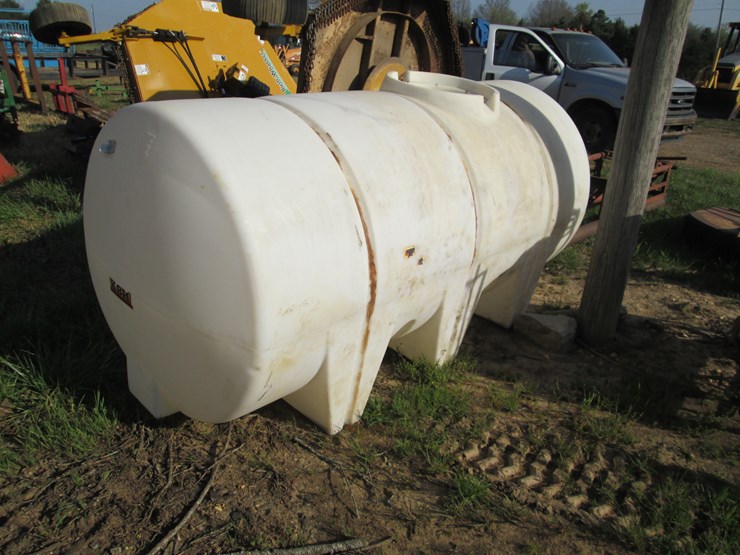 #37310-•-kbh-700gal-poly-tank-image-3