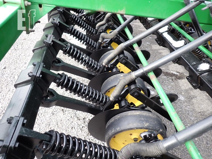 john-deere-750-image-11