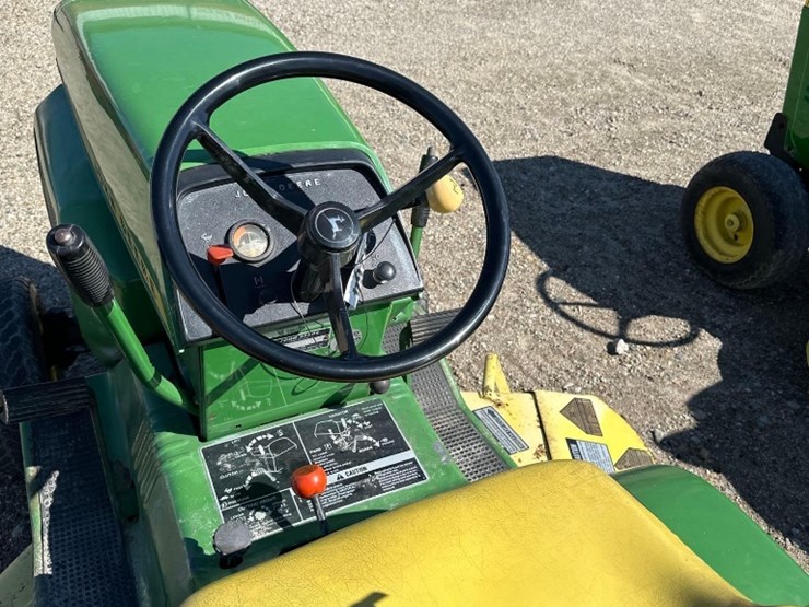 john-deere-200-image-6