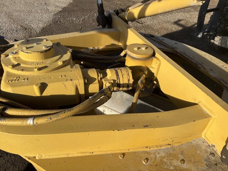 2006-caterpillar-143h-motor-grader-image-14