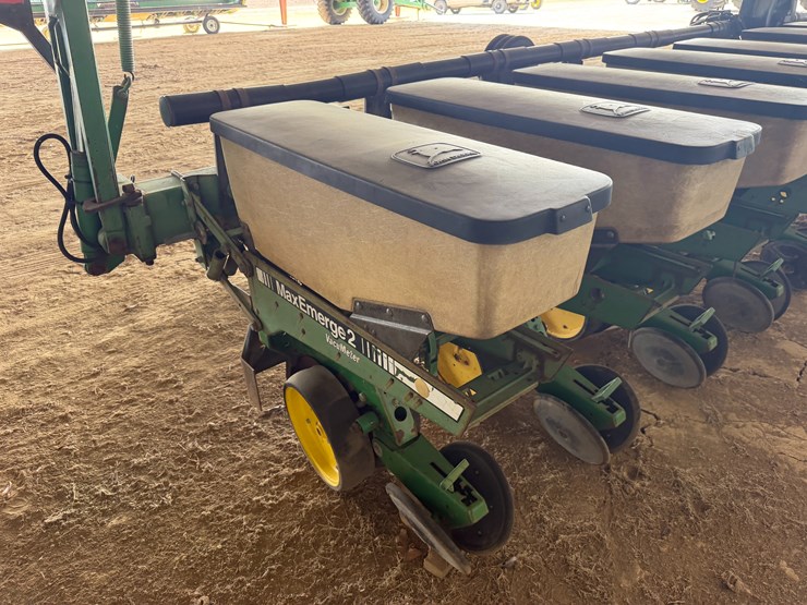 john-deere-7300-image-5