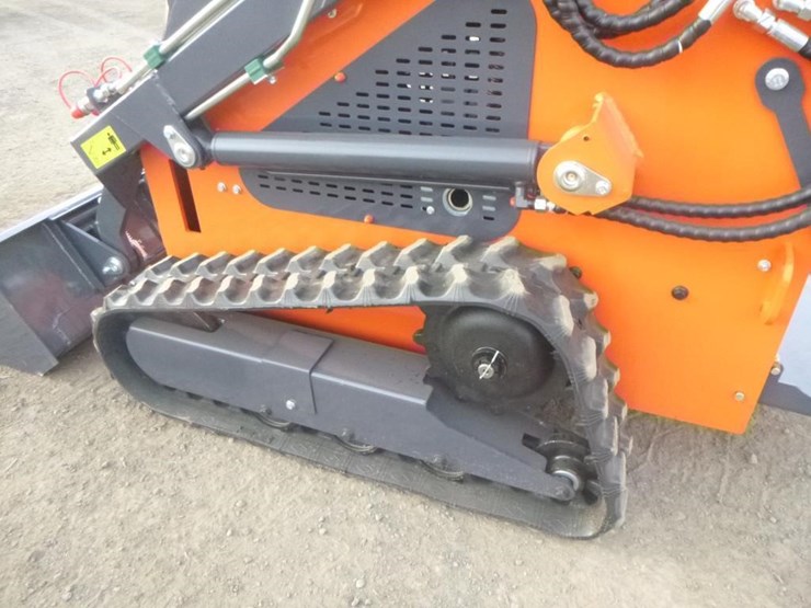 tpm-t460-skid-steer-track-loader-image-18