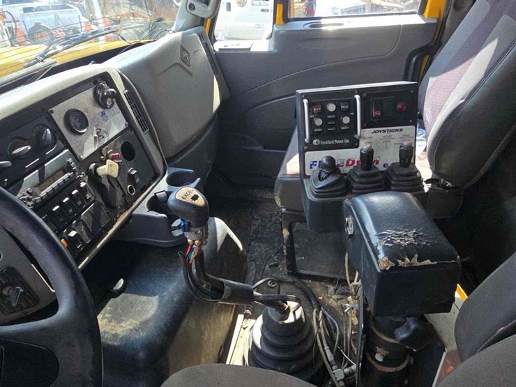 2011-international-7600-image-5