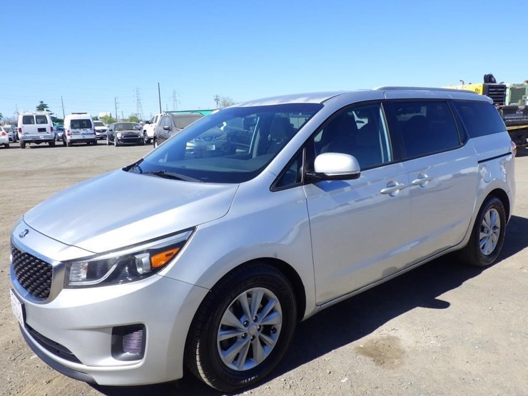 2016-kia-sedona-image-1