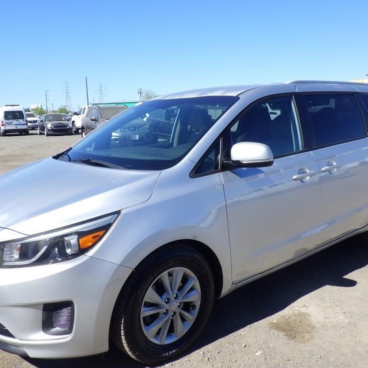2016 KIA SEDONA
