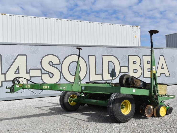 1990-john-deere-7240-image-26