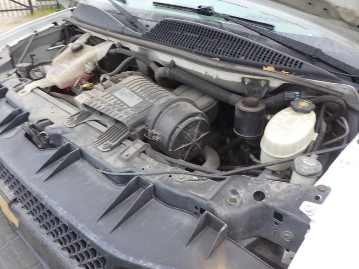 2016-chevrolet-express-2500-image-10