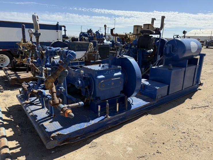 gardner-denver-tee-5k-wp-triplex-well-service-pump-p/b-detroit-6v71-240hp,-skidded-image-3