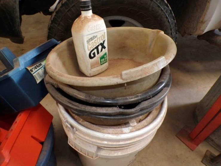 misc.-tubs-&-oil-image-3