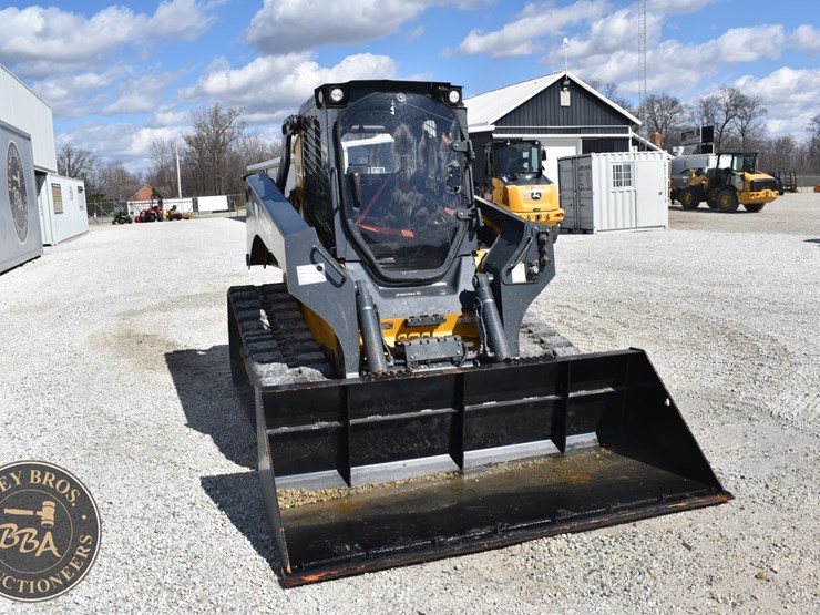 2020-deere-333g-image-26