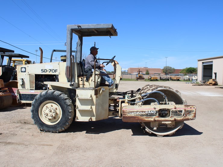 #2606-•-1995-ingersol-rand-sd70f-sheep-foot-vibrating-roller-image-2