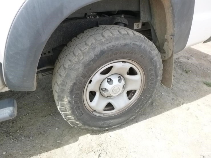 2013-toyota-tacoma-image-33