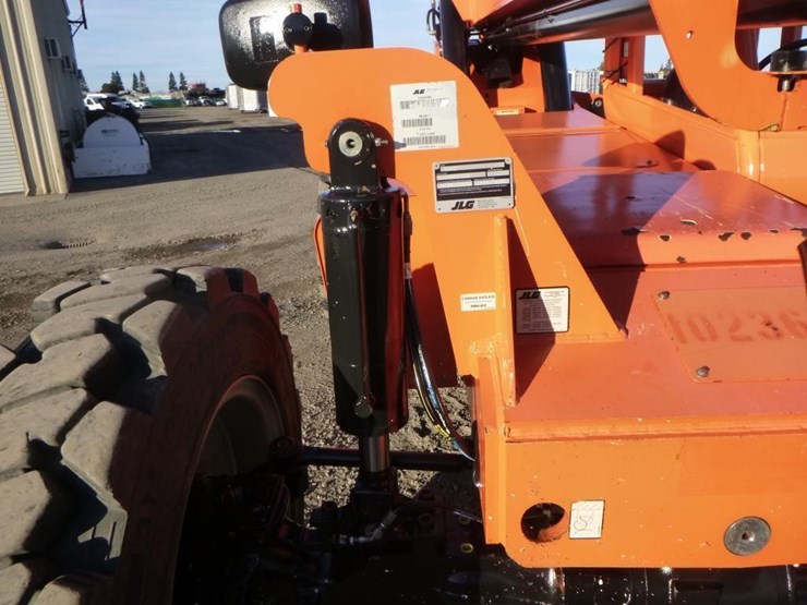 2018-jlg-8042-image-15