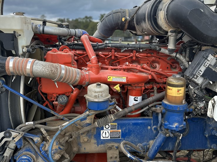 2011-peterbilt-367-image-8