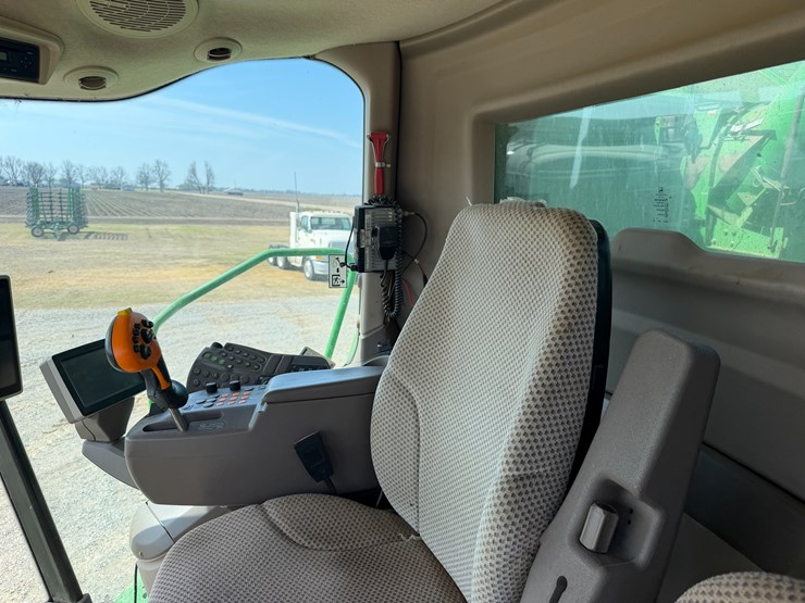 2014-john-deere-s670-image-162