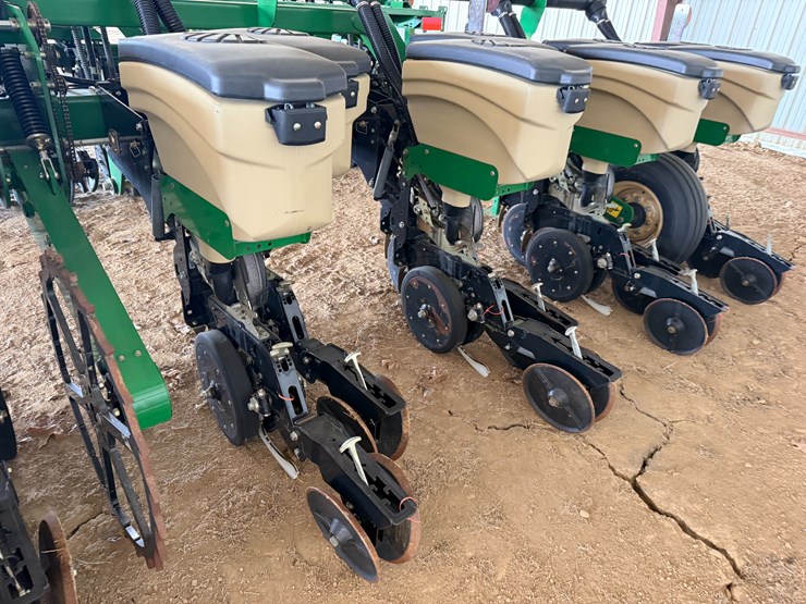 great-plains-yp825a-image-7