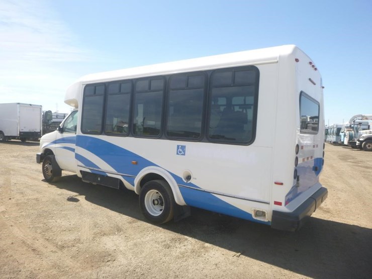 2014-ford-e450-image-4