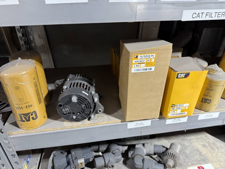6-shelve-section-of-caterpillar-filters-&-bowen-ps-parts-image-6