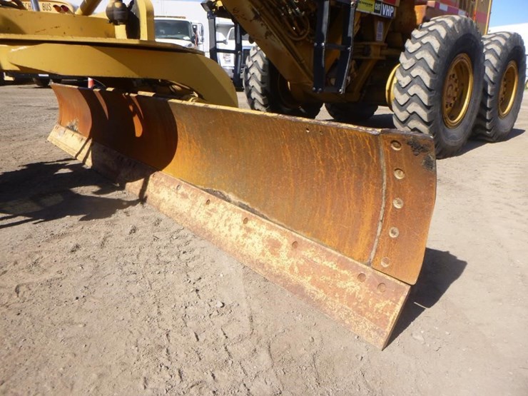 2005-caterpillar-143h-image-17