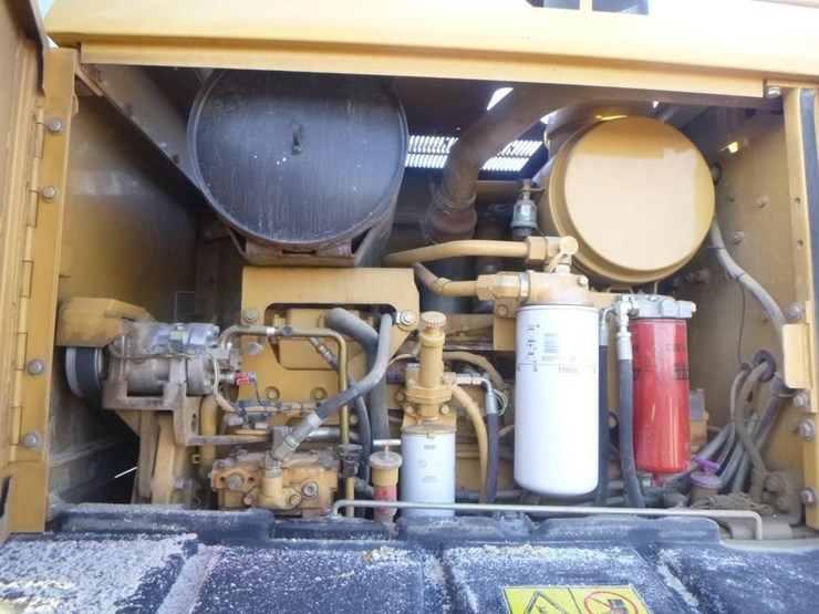 2006-caterpillar-143h-image-35