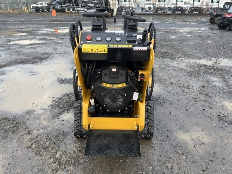 2026-agt-mx-crt23-mini-compact-track-loader-image-5