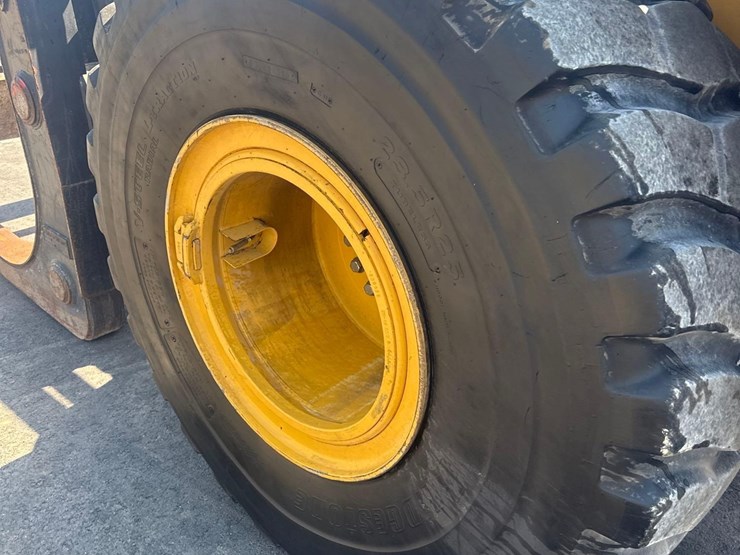 2022-john-deere-644-image-24