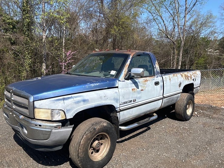 1994-dodge-2500-image-1