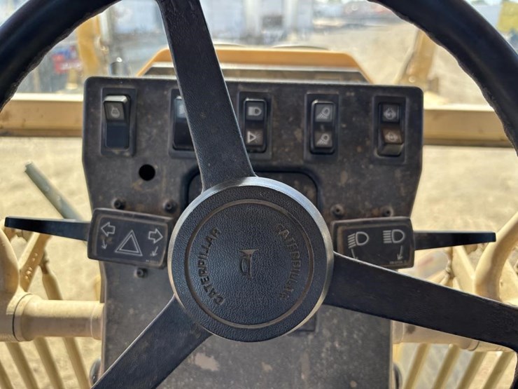 2006-caterpillar-143h-image-41